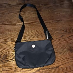 Lululemon small over the shoulder bag